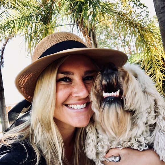 Meet your Posher, Danielle - Picture 1 of 1